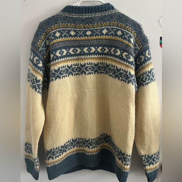 🩵Vintage Authentic Norwegian Wool Cardigan | Nordic Fair Isle Pattern SizeS-M - Picture 3 of 5